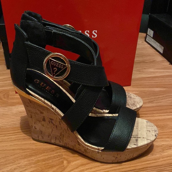 🖤💛GUESS💛🖤⭐️AUTHENTIC ⭐️ - Picture 7 of 11